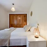 Guzman - Xenia Calpe