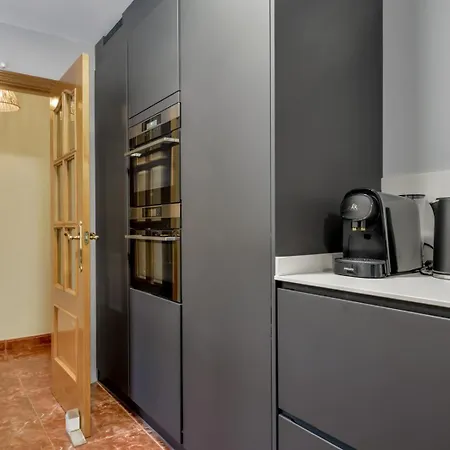 Guzman - Xenia فيلة كاليبي