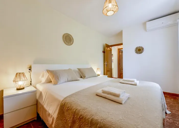 Guzman - Xenia 卡尔佩