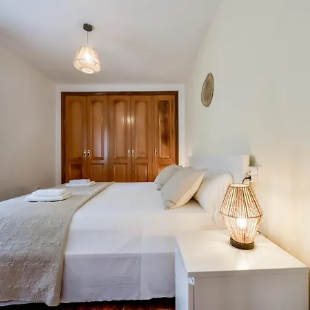 Guzman - Xenia Calpe