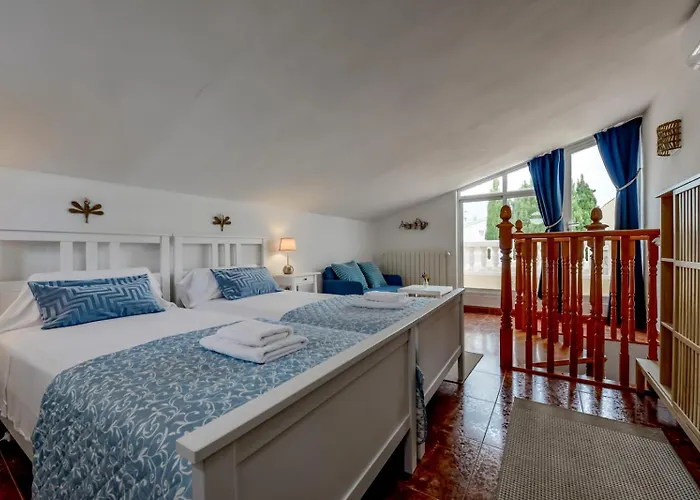 Guzman - Xenia Vila *