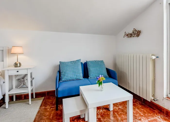 Guzman - Xenia Vila *