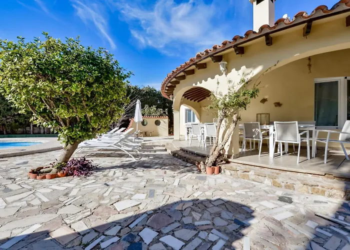 Guzman - Xenia Vila *